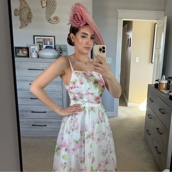 Kentucky Derby/Royal Ascot Pink Fascinator/hat with Floral Accent - Picture 2 of 2